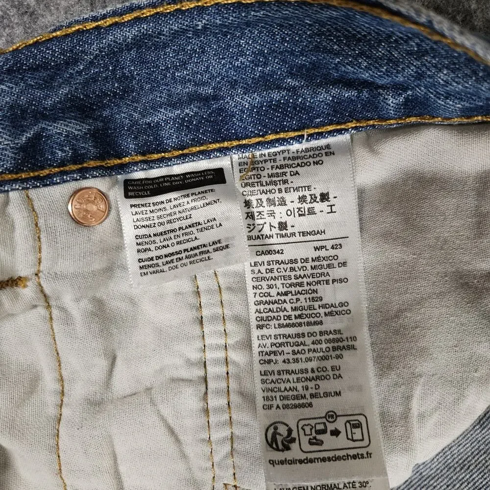 Levis this pair